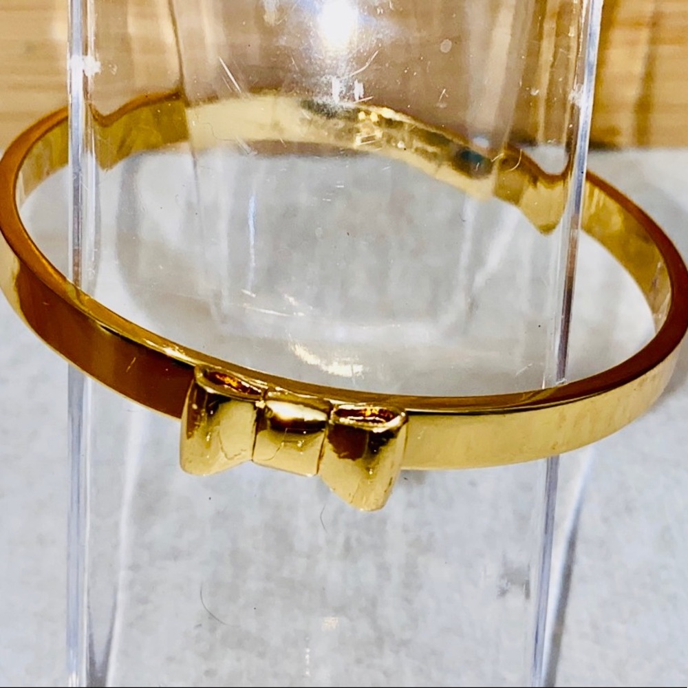 Kate Spade Take a Bow goldstone bangle bracelet